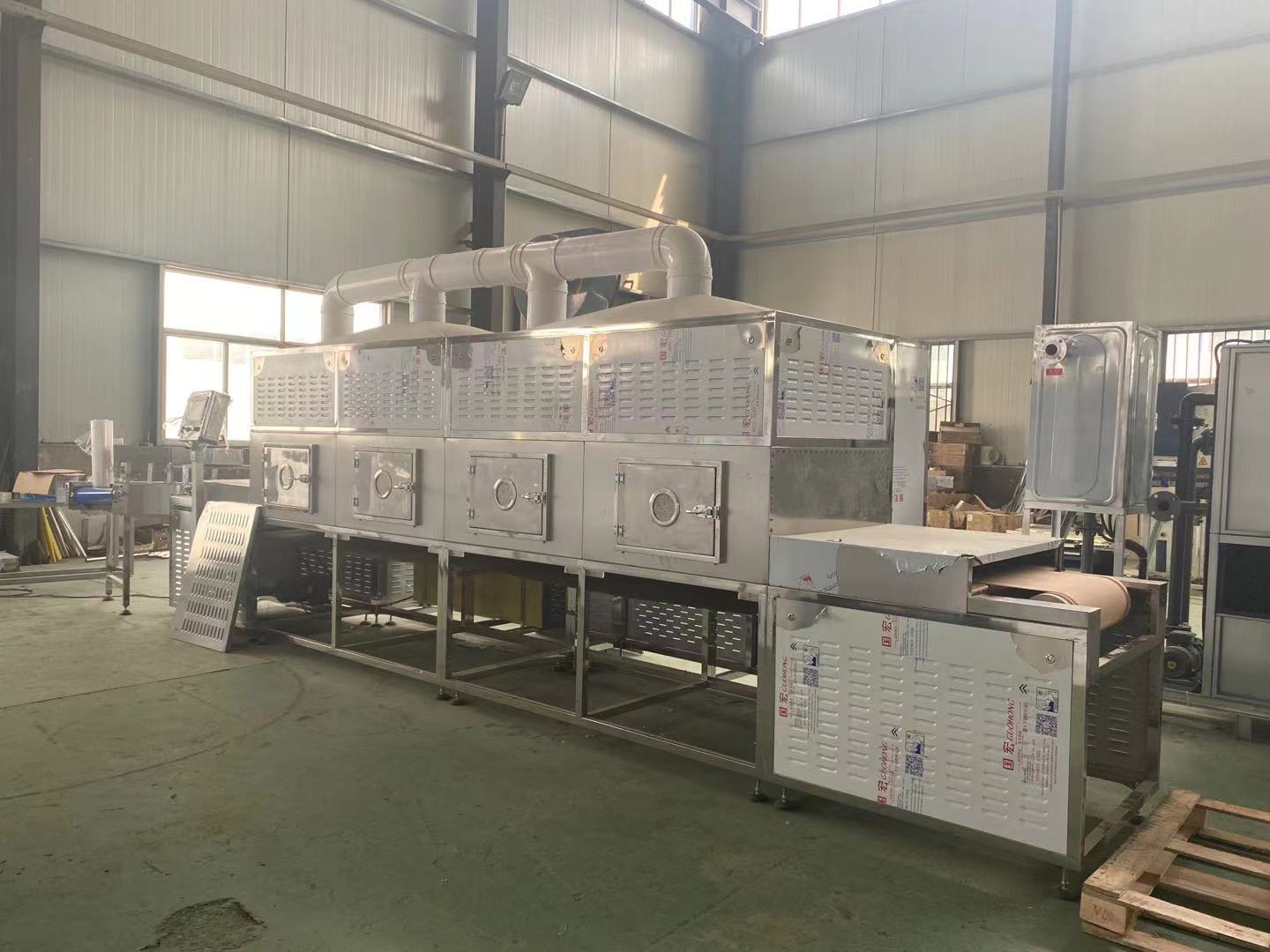 Туннельная микроволновая сушилка.jpg Туннельная микроволновая сушилка.jpg